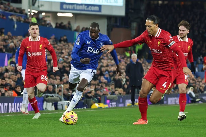 Everton vs Liverpool - Derby Merseyside rực lửa